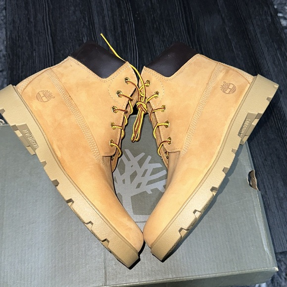 Timberland Youth Classic 6-Inch Waterproof Boots. - Picture 8 of 11